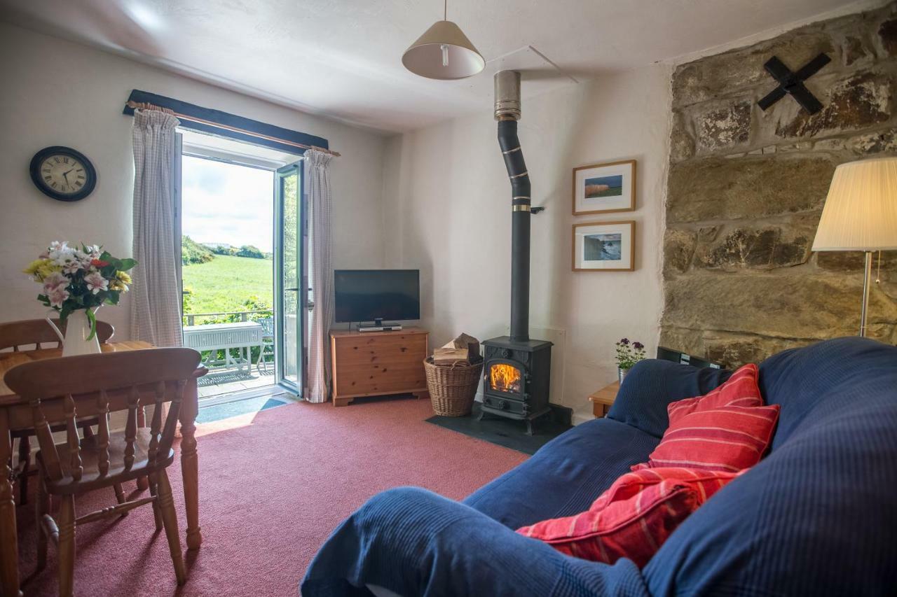 Cwm Connell Coastal Cottages Moylgrove Exterior photo